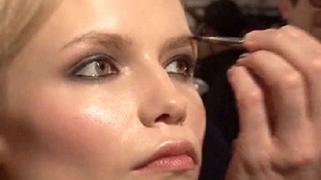 CNE Video | Anna Sui Backstage Beauty Report, New York Fashion Week Fall 2009