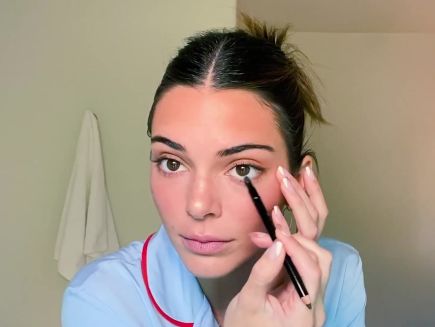 Amateur Brunette Teen Facial - Watch Beauty Secrets | Kendall Jenner on DIY Face Masks, Bronzed Makeup,  and the Secret to Achieving Her Signature Pout | Vogue Video | CNE |  Vogue.com
