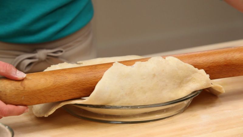 Watch Epicurious Essentials Cooking How Tos How To Roll Out And Transfer Pie Dough Epicurious Video Cne
