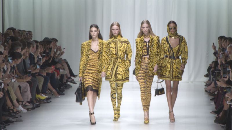 Watch Vogue Fashion Week Versace Spring 2018 Ready To Wear Vogue Video Cne 