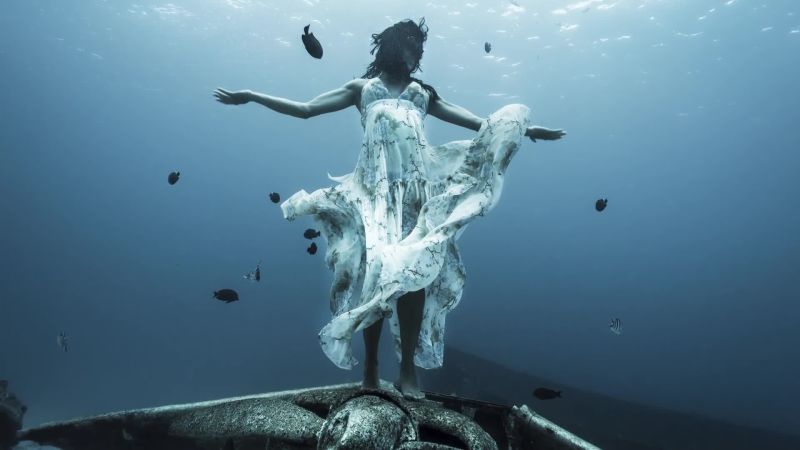 Watch Real Life Mermaid Explores The Deep Sea Condé Nast Traveler Video Cne