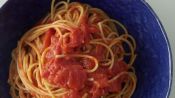 How to Make 3-Ingredient Tomato Pasta Sauce