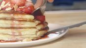 How to Make Perfect Strawberry Pancakes 