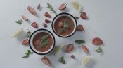 Как приготовить полезный гаспачо с клубникой