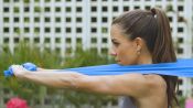 Este circuito de brazos y hombros es ideal para hacer deporte en casa como Paula Ordovás