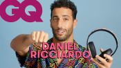Les 10 Essentiels de Daniel Ricciardo (casque de course, eau de cologne et chemise de soirée) 