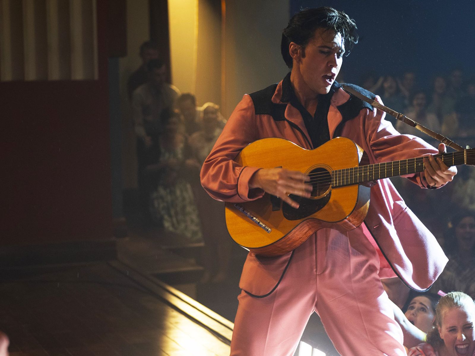 Elvis: así consiguió su diseñadora de vestuario convertir a Austin Butler en el Rey del Rock