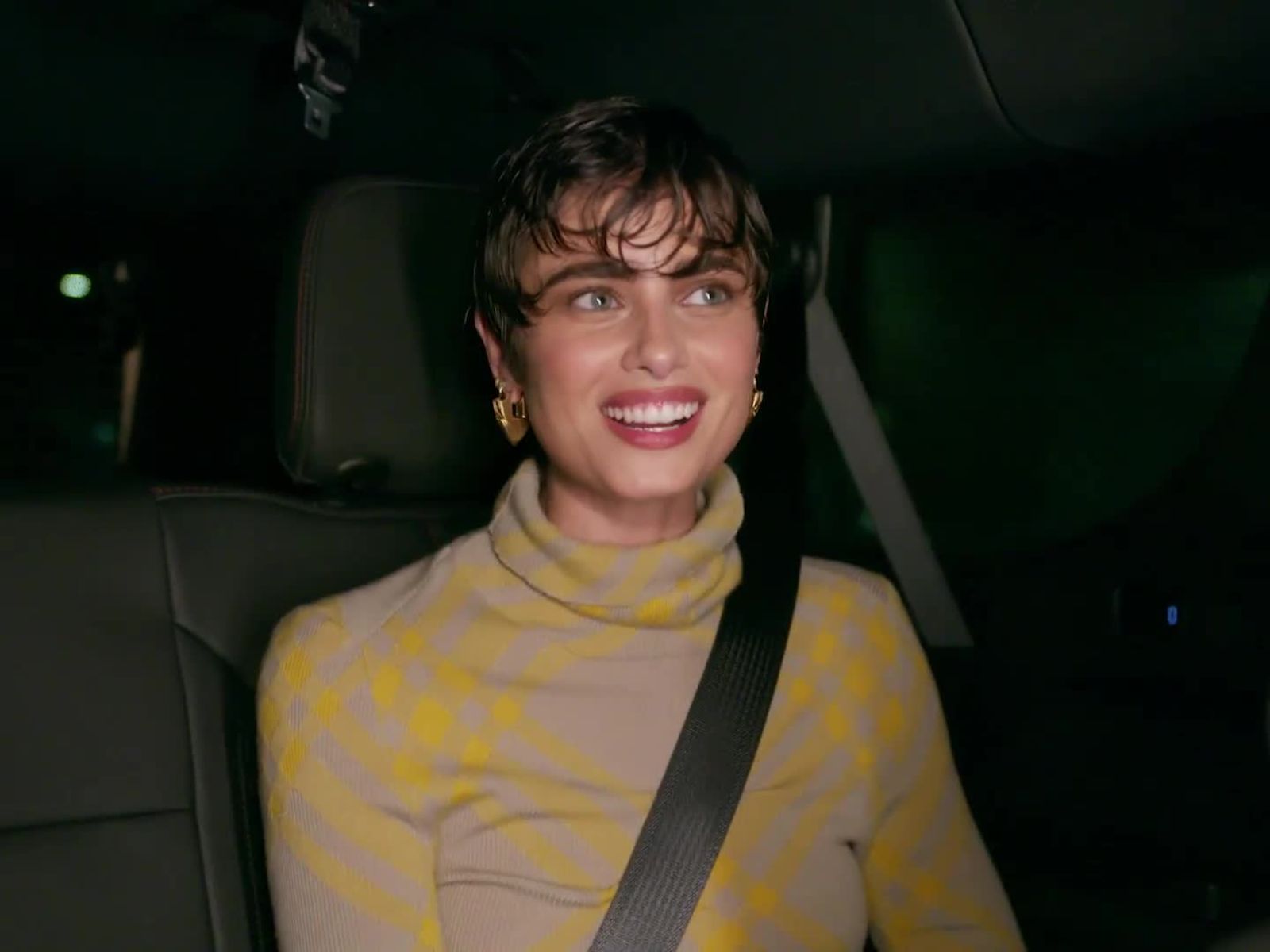 Taylor Hill Channels Linda Evangelista for a Night Out With Burberry