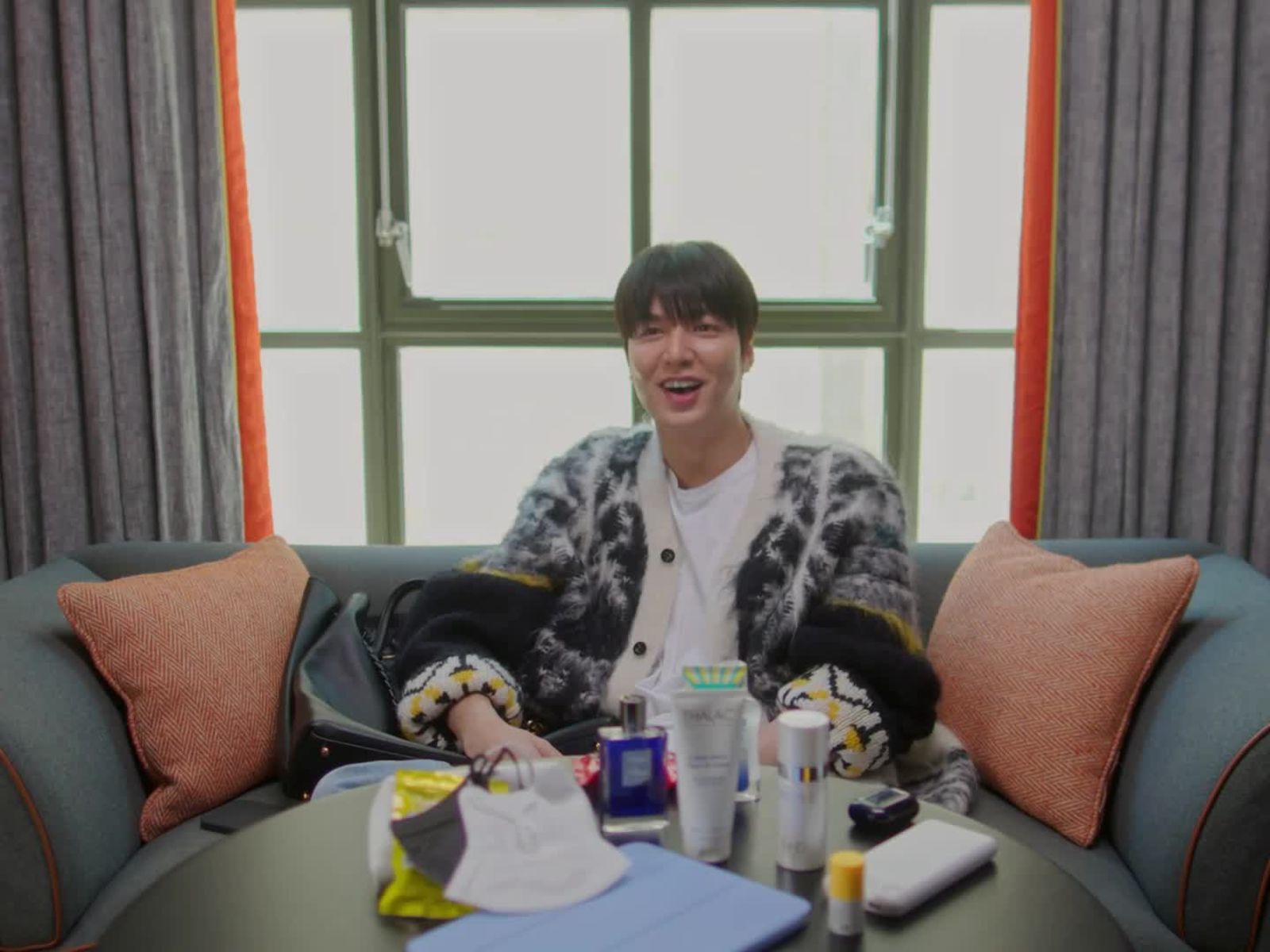 Lee Minho's Bag Has SPF, Lip Balm, and Candy Inside