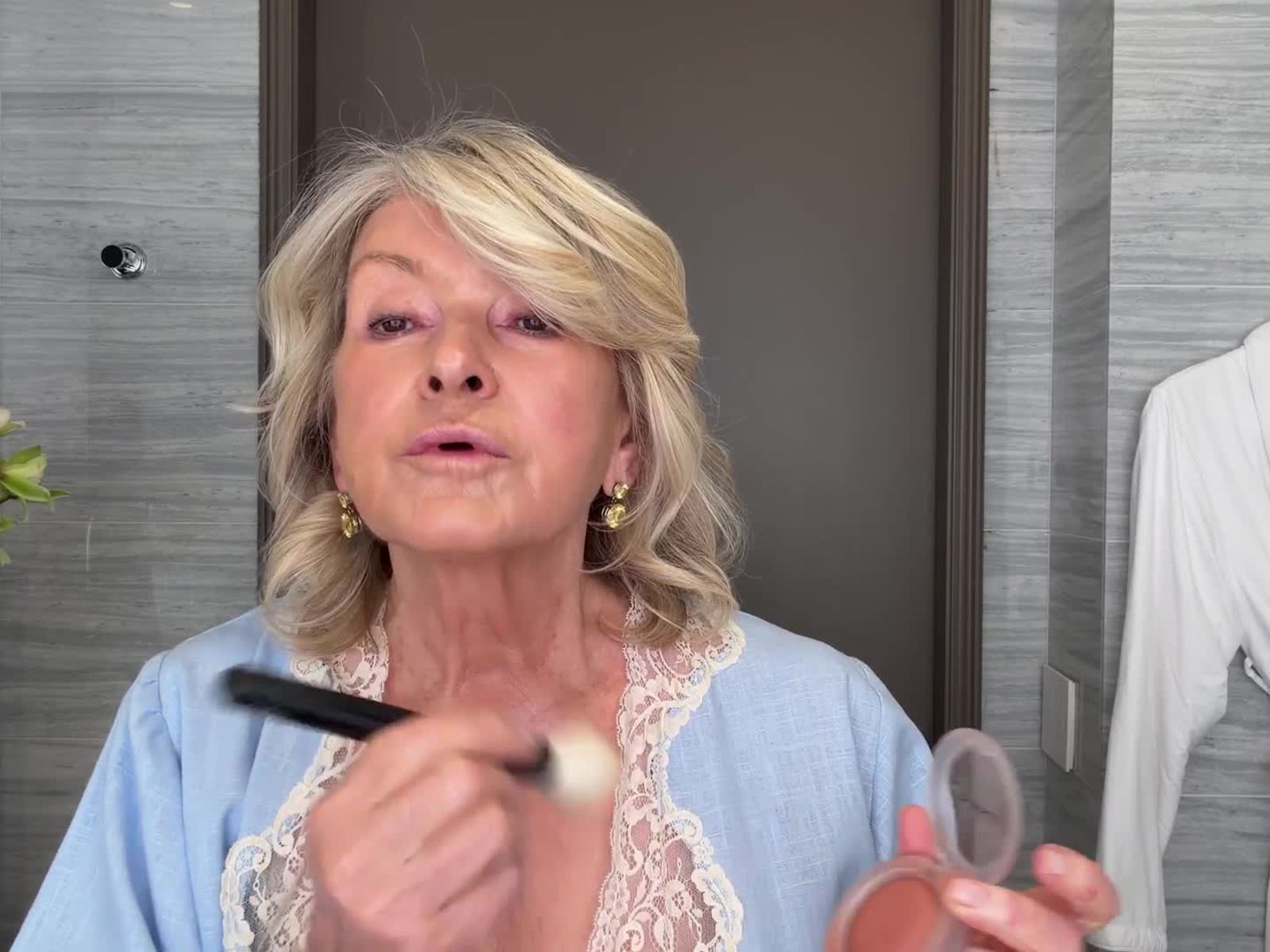 Martha Stewart Breaks Beauty Rules Because She “Likes to Glow”