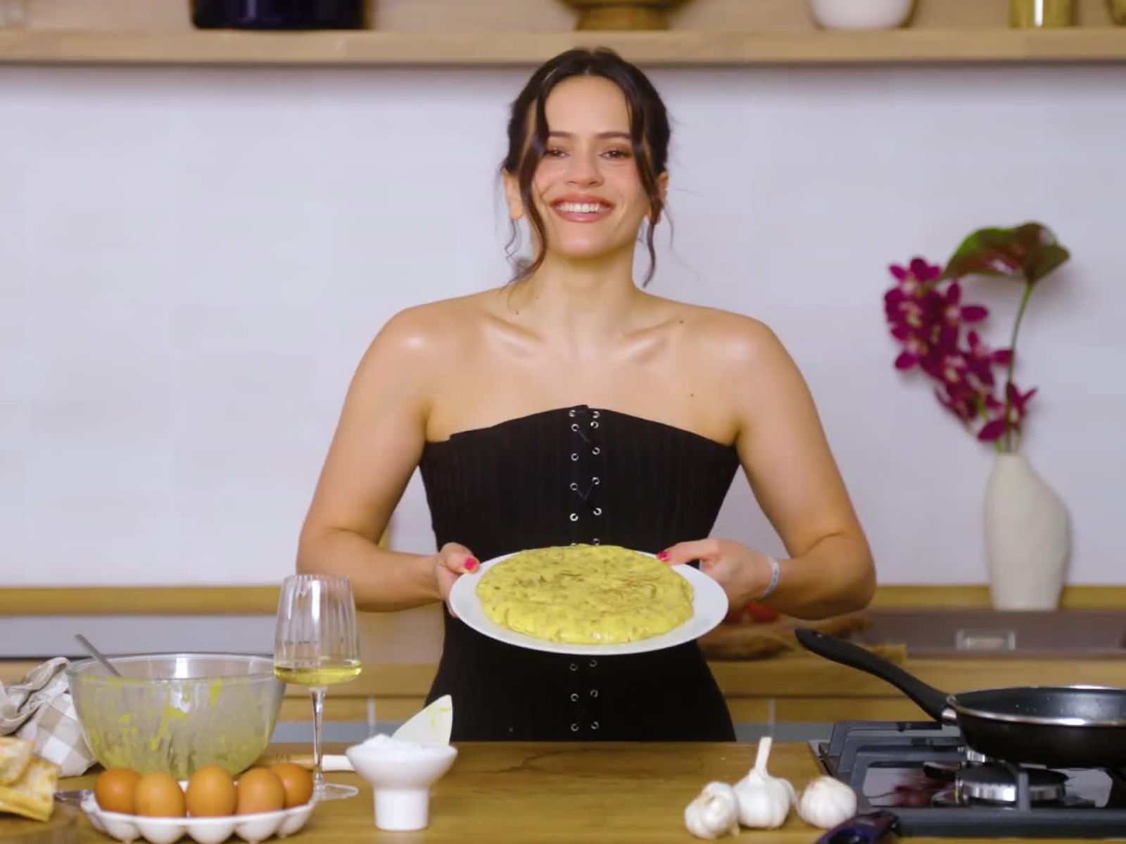Rosalía Makes a Spanish Potato Omelette Her Way—With a Side of “Cooking Drama”