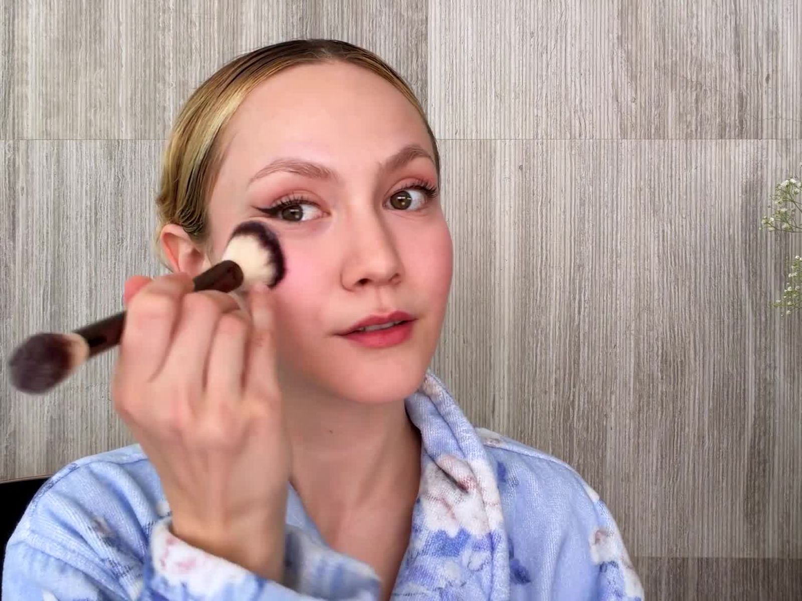 Iris Apatow Did Her Own Eyeliner For Pretty Lethal