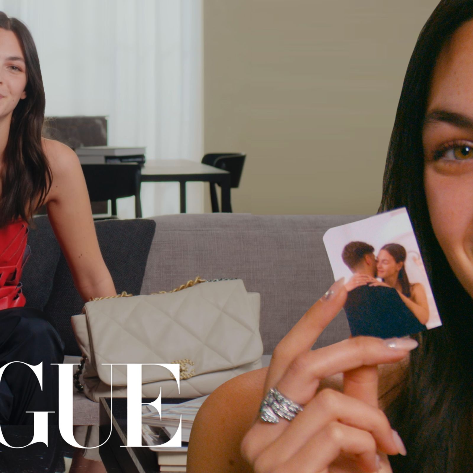 Vittoria Ceretti rivela cosa custodisce nella sua borsa