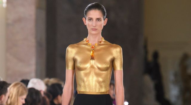 Schiaparelli, la sfilata Haute Couture Primavera-estate 2023