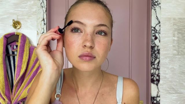 Lila Moss’s Guide to “Dot, Dot” Contouring and Next-Level Lashes
