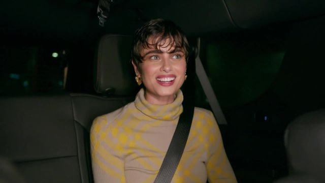 Taylor Hill Channels Linda Evangelista for a Night Out With Burberry