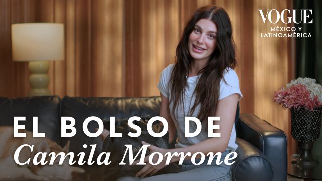 Camila Morrone revela todo lo que lleva en su gran bolso (y trae dulces argentinos)