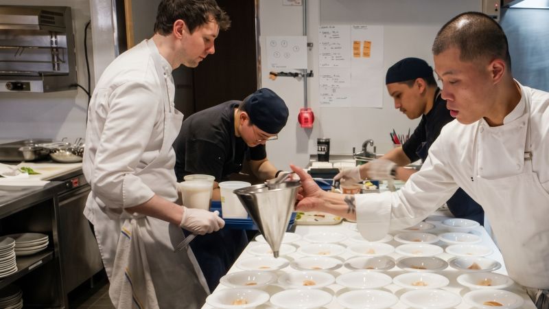 A Full Night of Service at a 2-Michelin-Star Restaurant