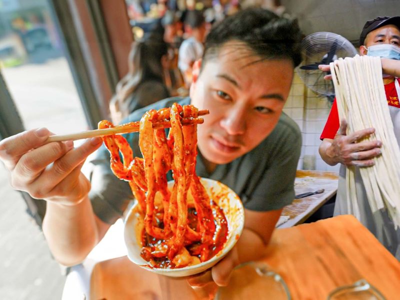 We Tried China’s Iconic Sichuan Sweet Water Noodles
