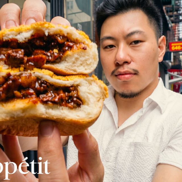 This Pork Bun is the #1 Street Food in Chinatown NYC