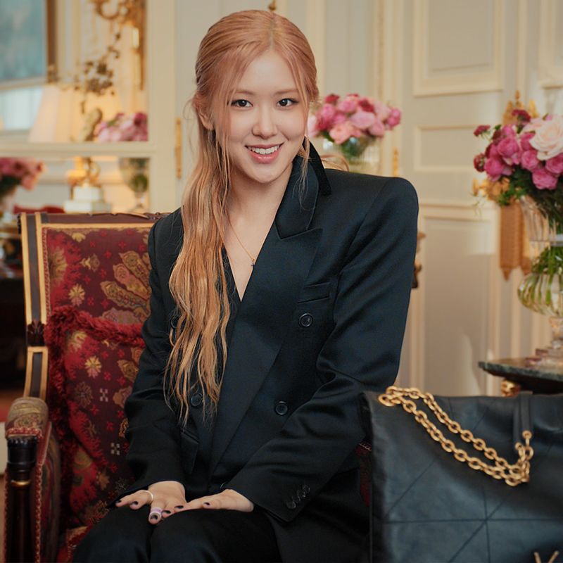 El bolso de Rosé de Blackpink guarda todo lo que una cantante de k-pop necesita