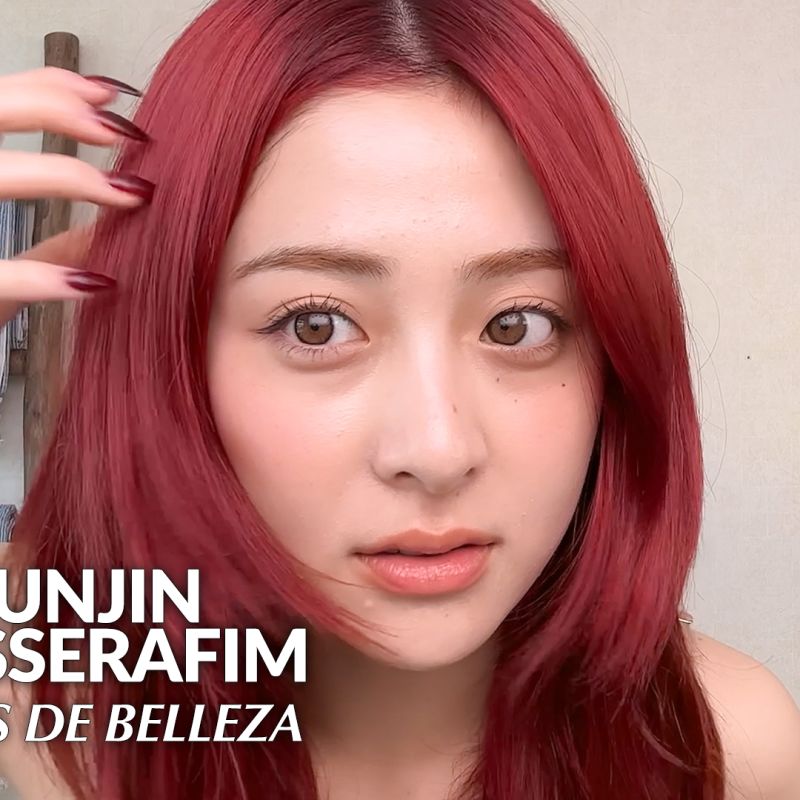 Huh Yunjin de Le Sserafim recrea un maquillaje natural, como besada por el sol