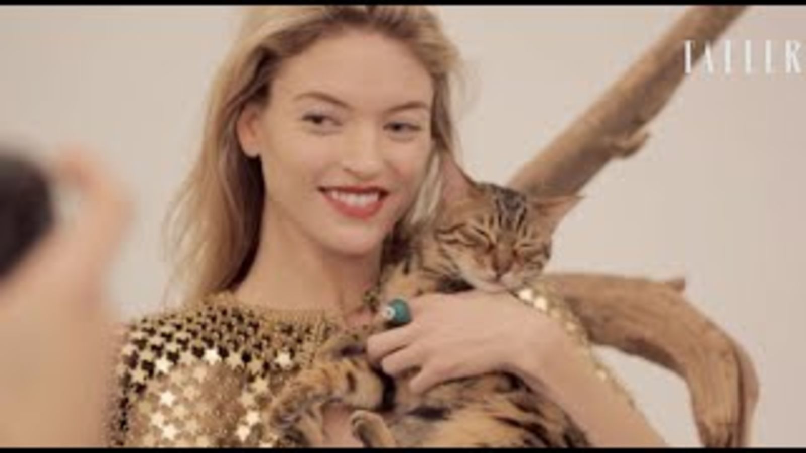 Топ-модель Марта Хант – героиня майской обложки Tatler