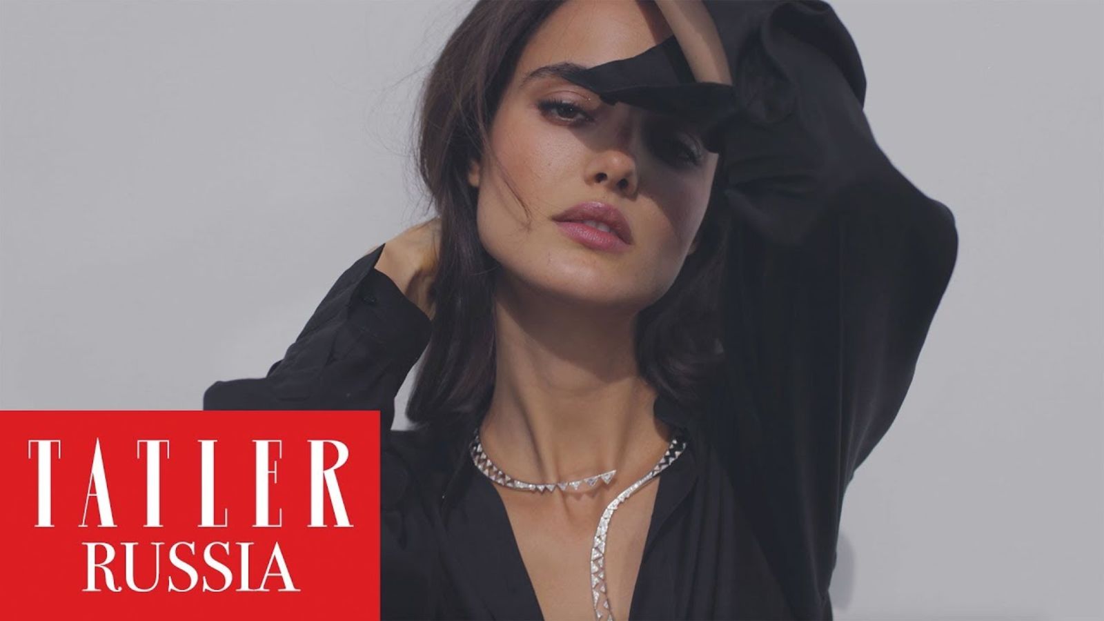 Модель Бланка Падилья – героиня обложки приложения «Tatler Красота 2020»