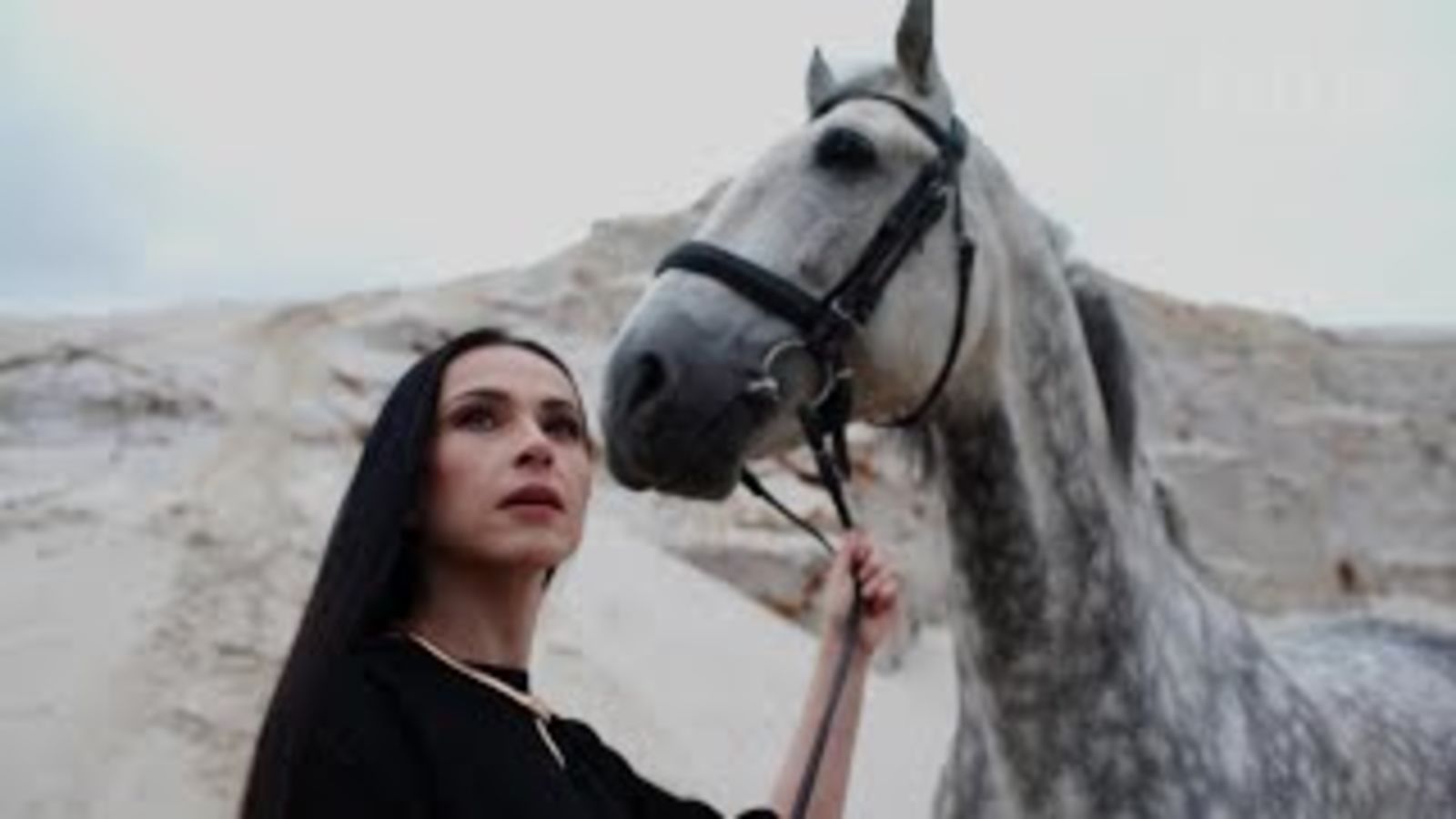 Телеведущая Наиля Аскер-заде – героиня июльской обложки Tatler