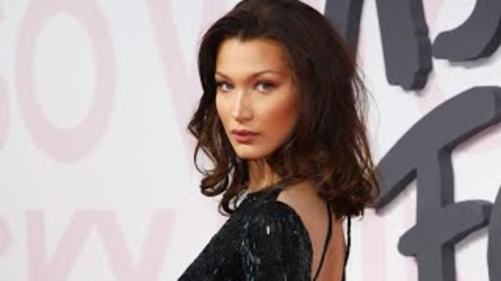 Красивые девушки на благотворительном показе Fashion for Relief