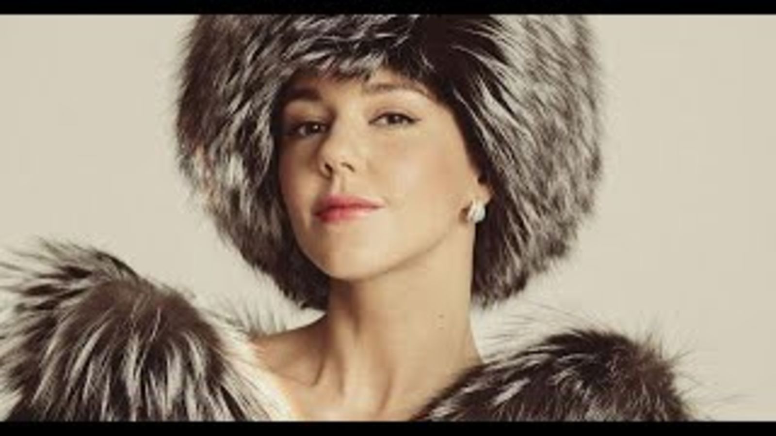 Юлианна Караулова о собственном доме, космосе и пластических операциях