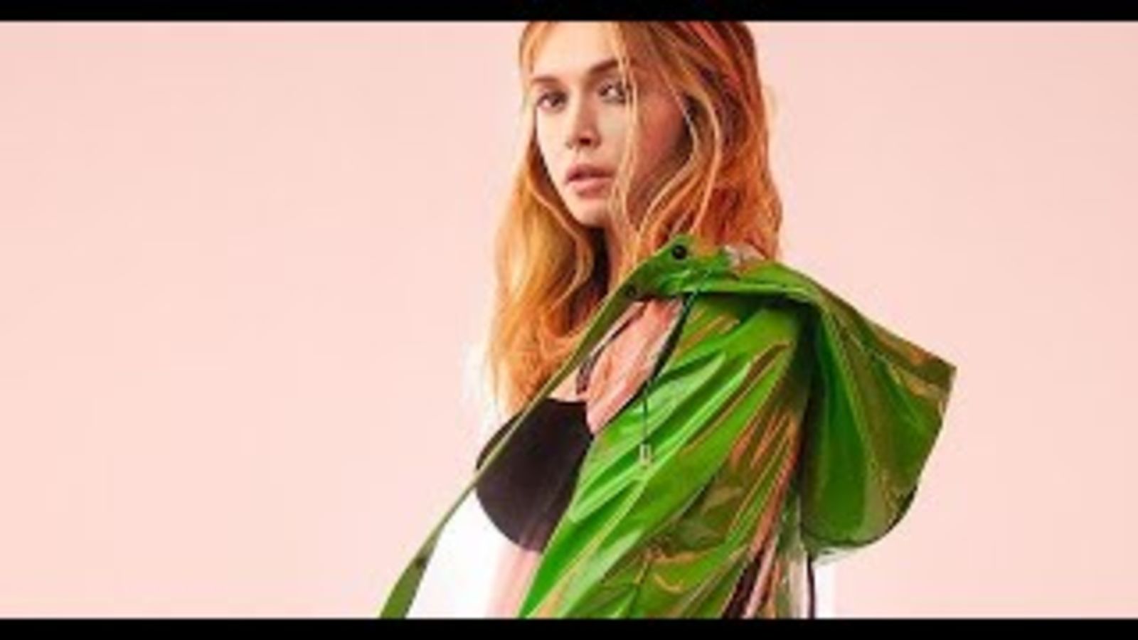 С кем мечтает поужинать Вера Брежнева и куда она хотела бы улететь прямо сейчас?