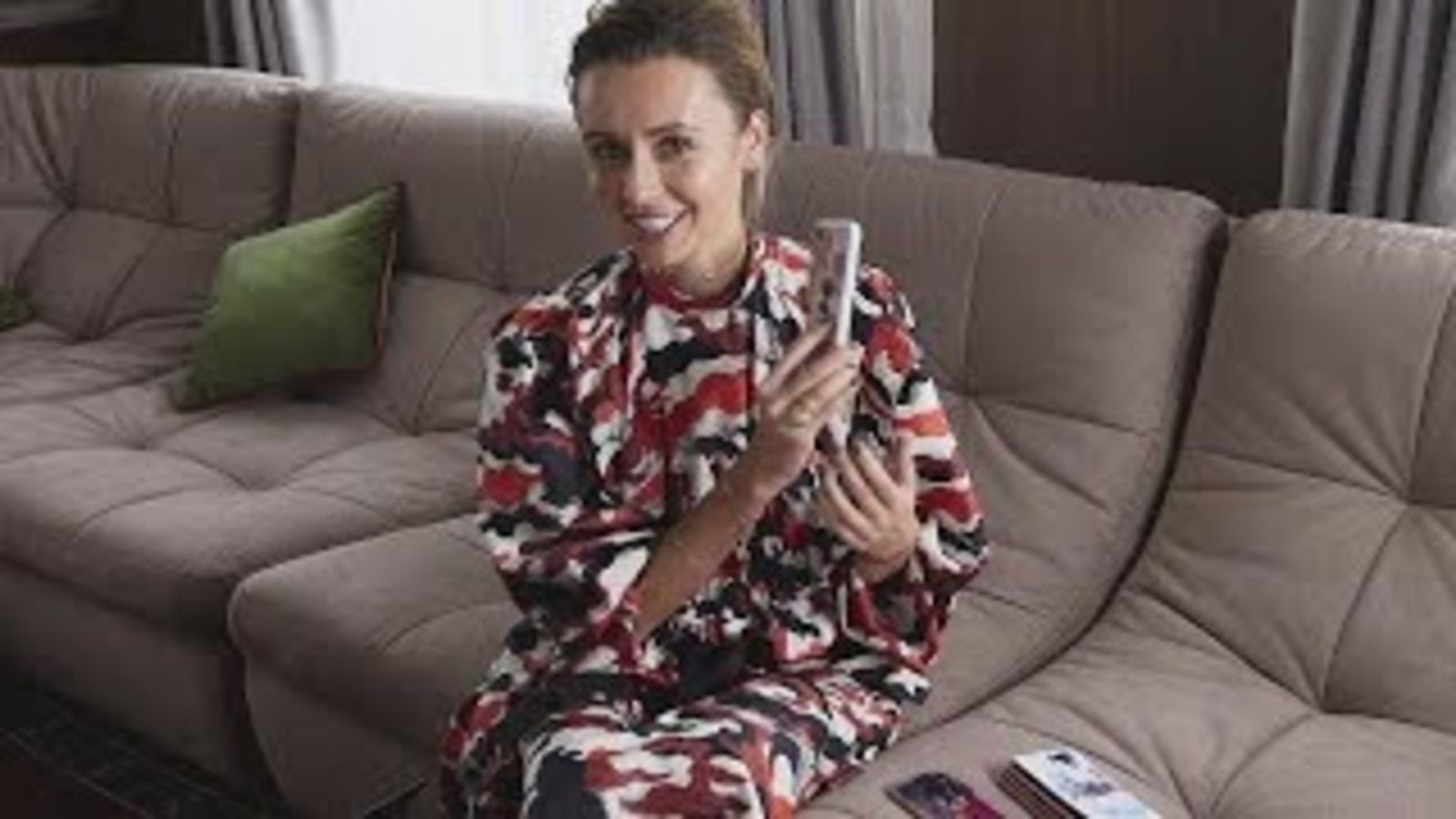 Что в сумке у Натальи Османн?