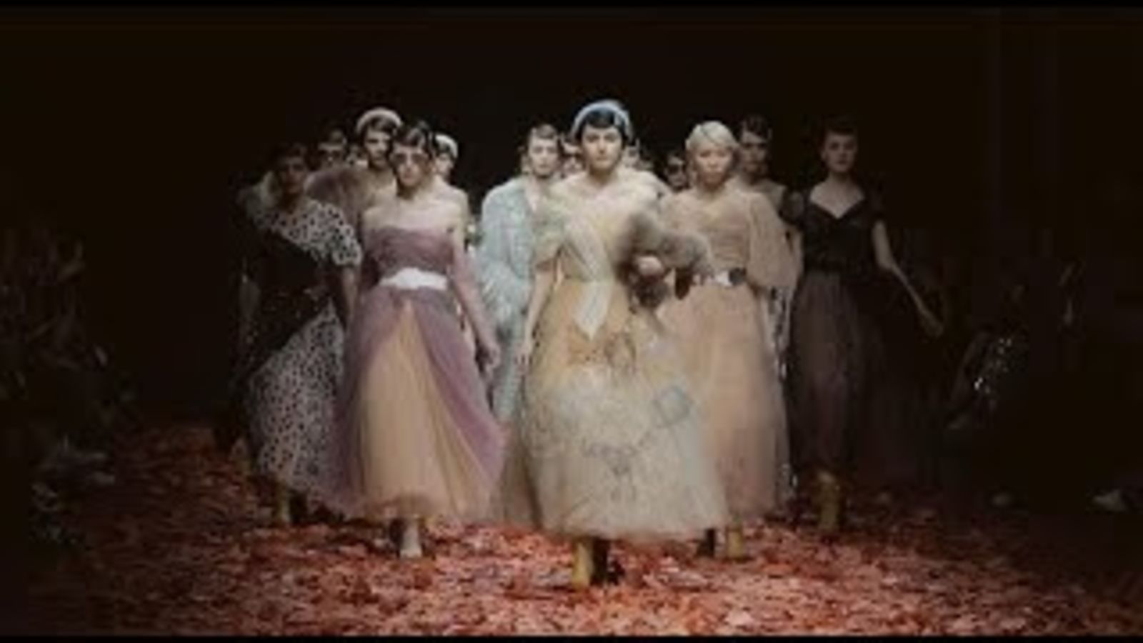 Показ Alena Akhmadullina осень-зима 2019