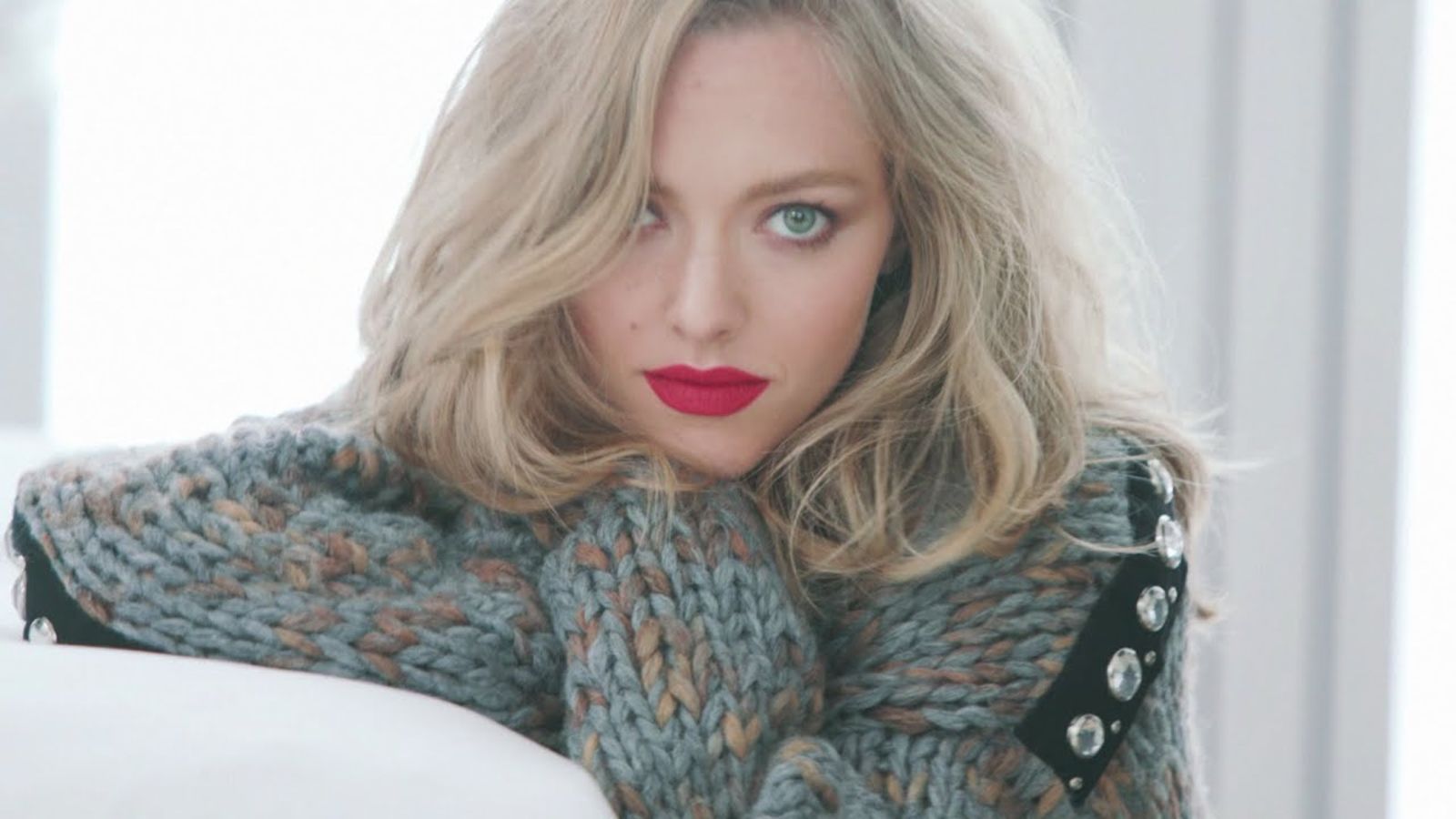 Аманда Сейфрид на съёмках для сентябрьского номера Vogue
