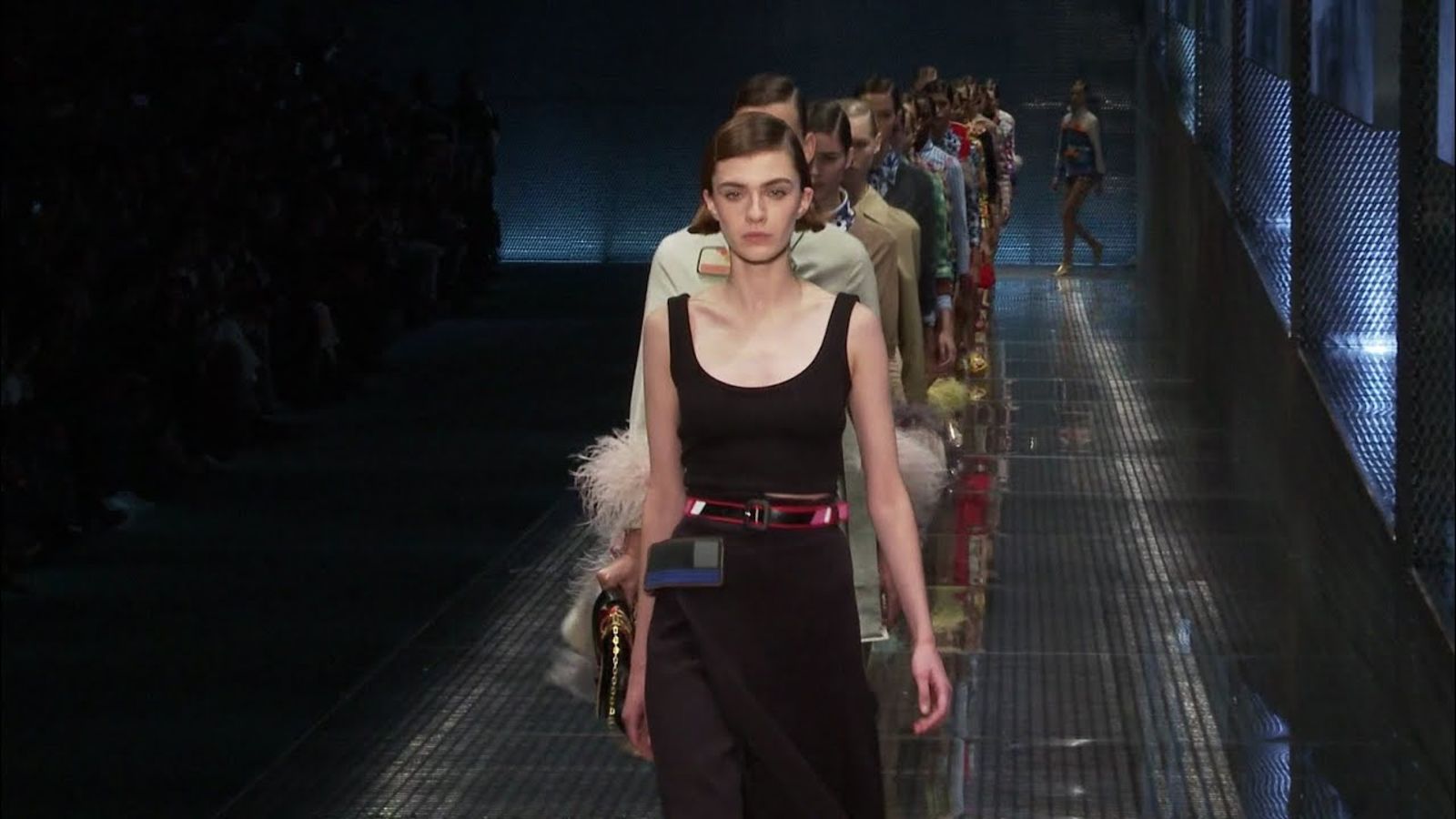 Prada весна-лето 2017