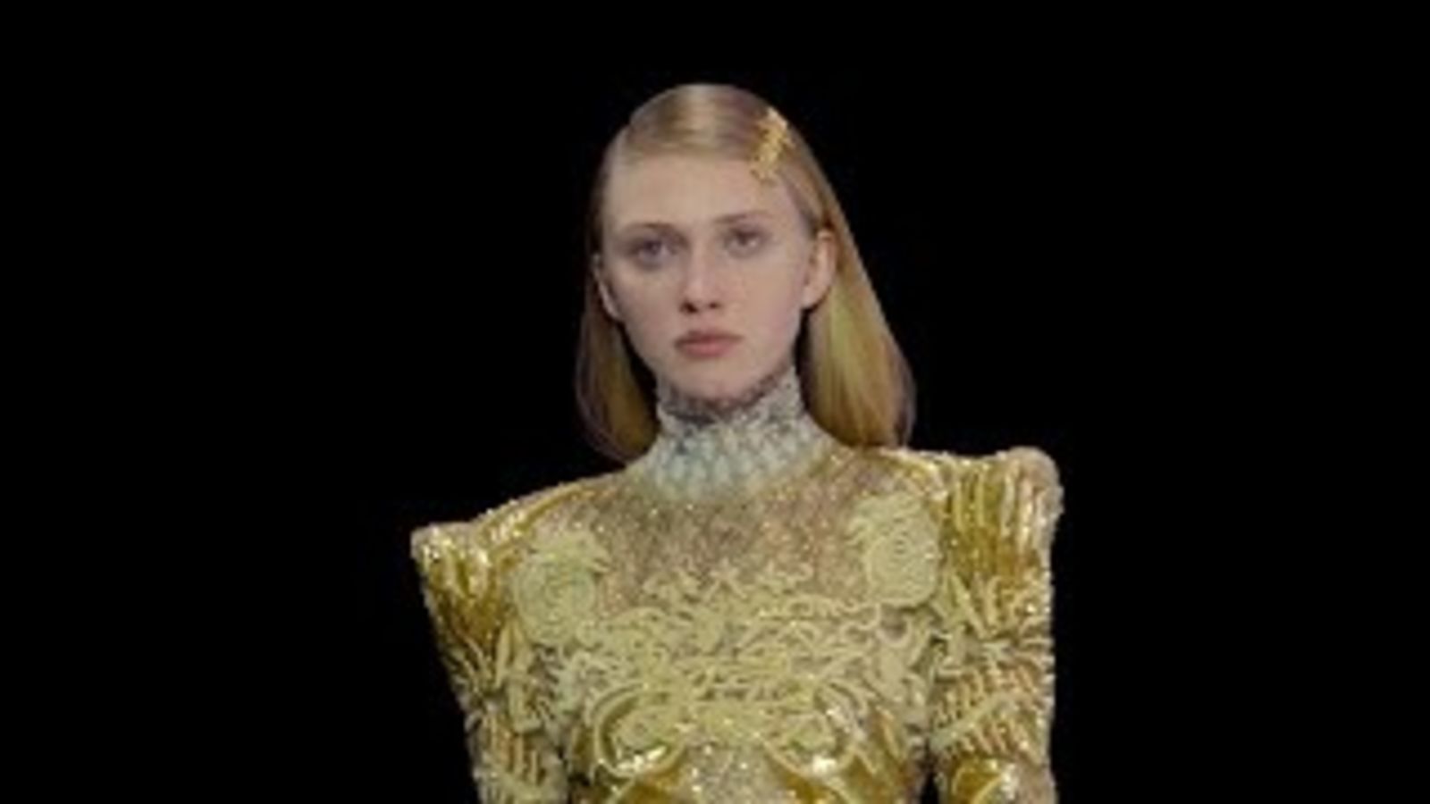 Как прошел первый кутюрный показ Faberlic