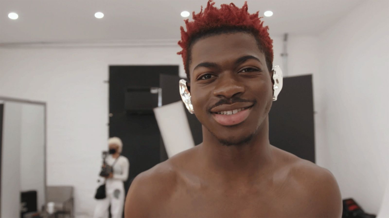 24 часа с Lil Nas X | Vogue Россия