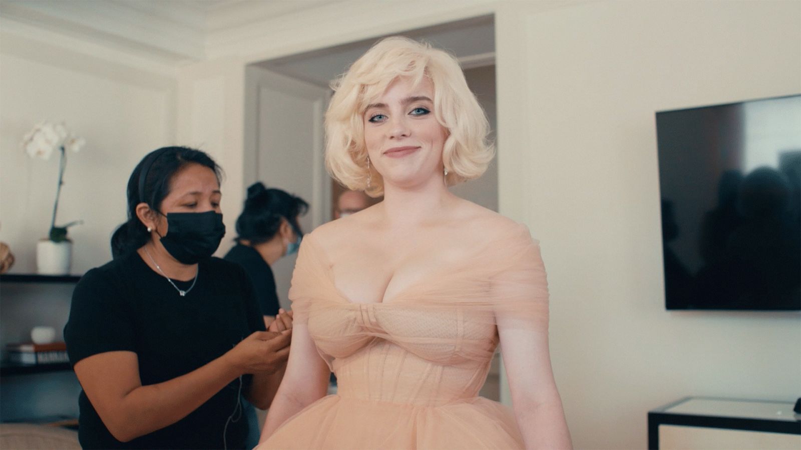 Как Билли Айлиш готовилась к Met Gala 2021 | Vogue Россия