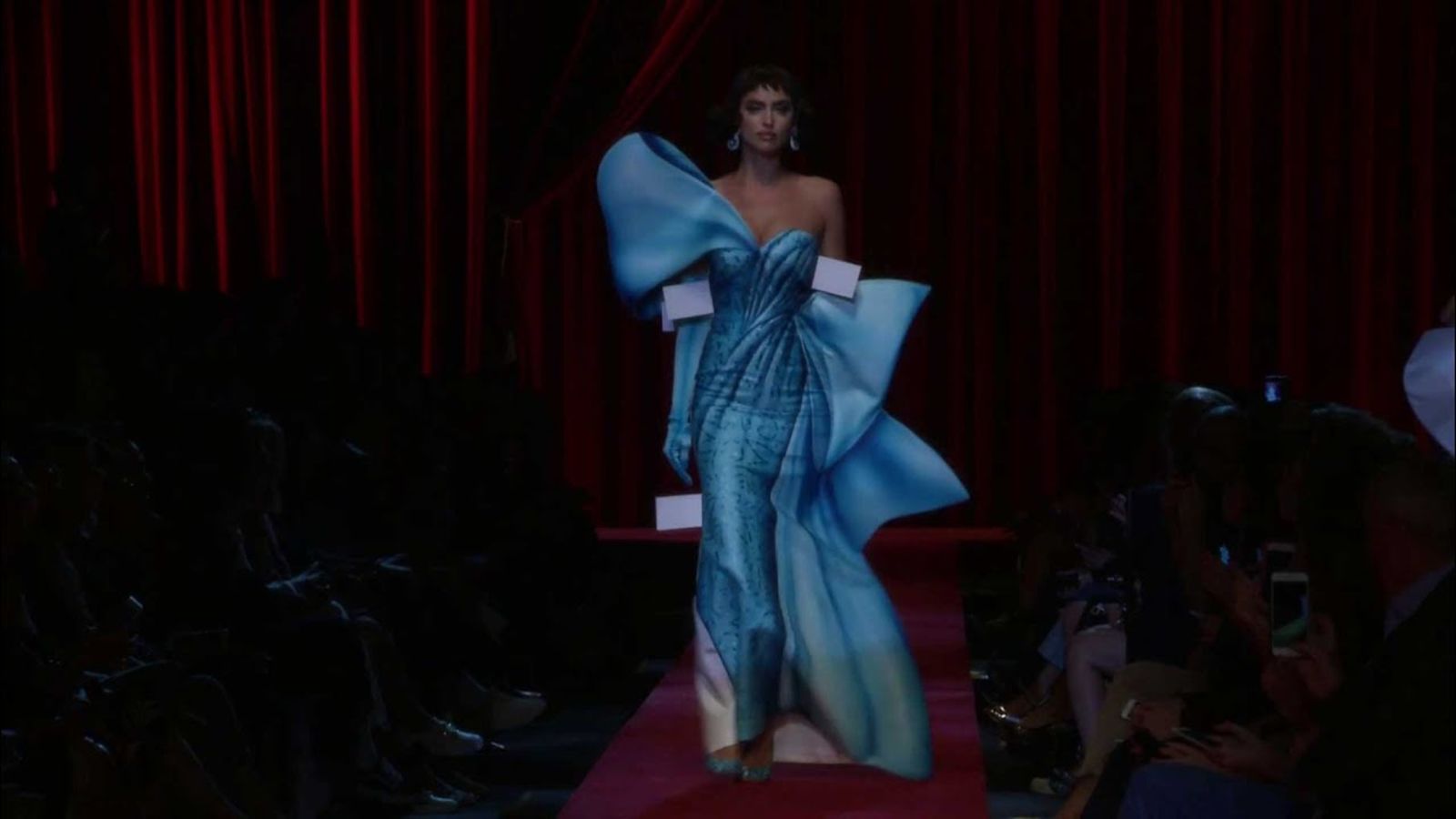 Moschino весна-лето 2017