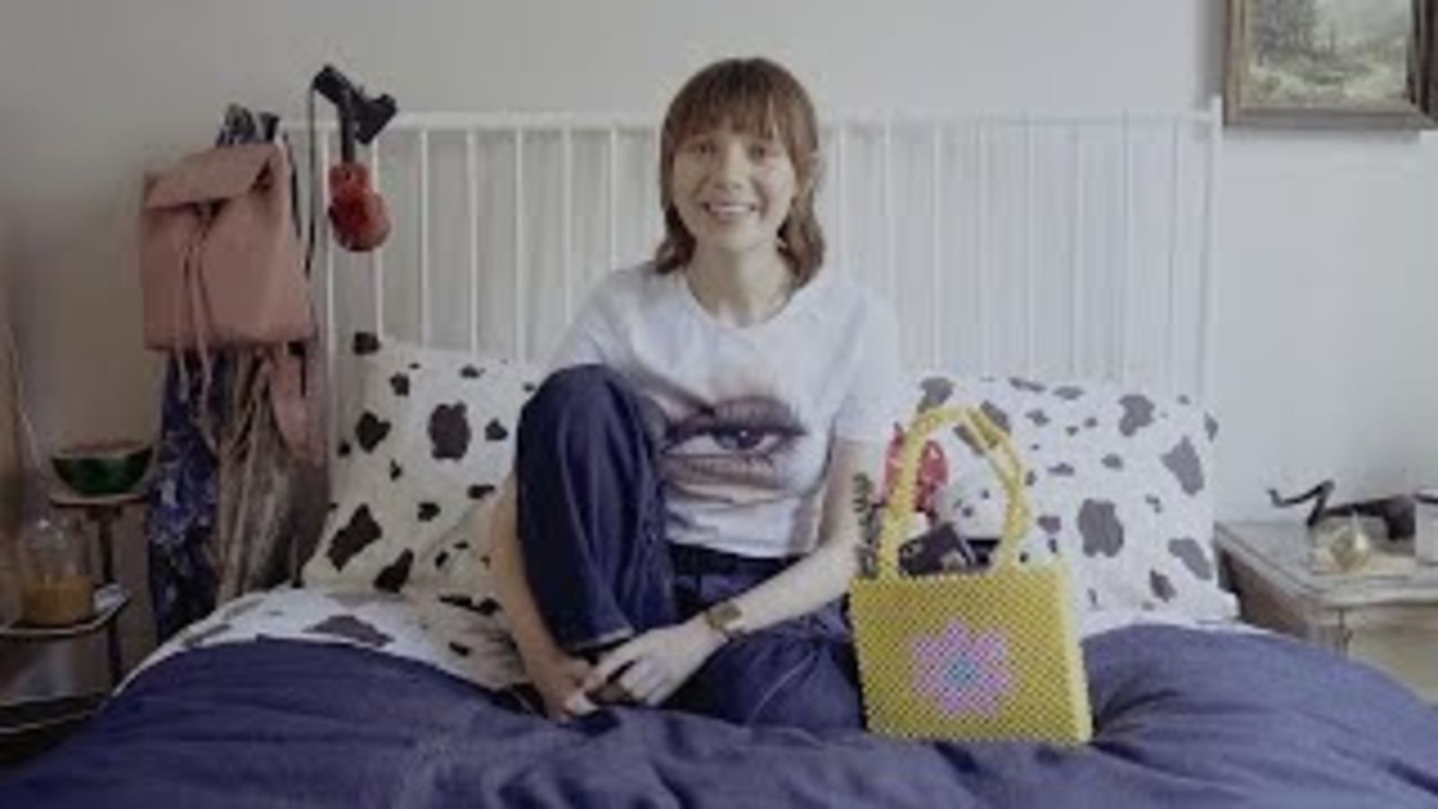 Что в сумке у Саши Фроловой?