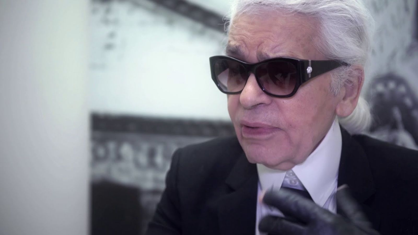 Карл Лагерфельд о показе Fendi на Неделе моды в Милане