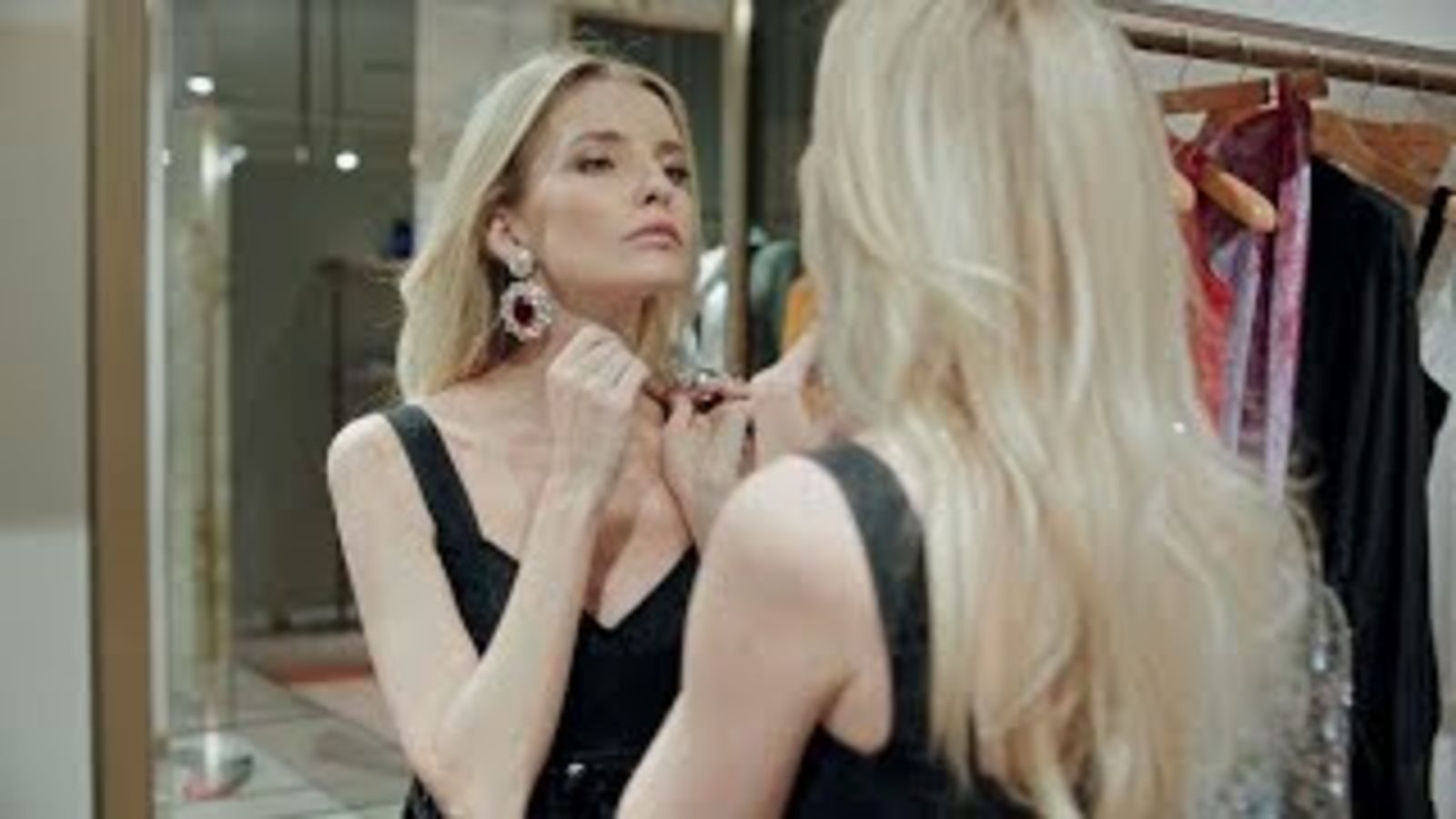 Наталья Якимчик выбирает наряд для вечеринки Moët Grand Day