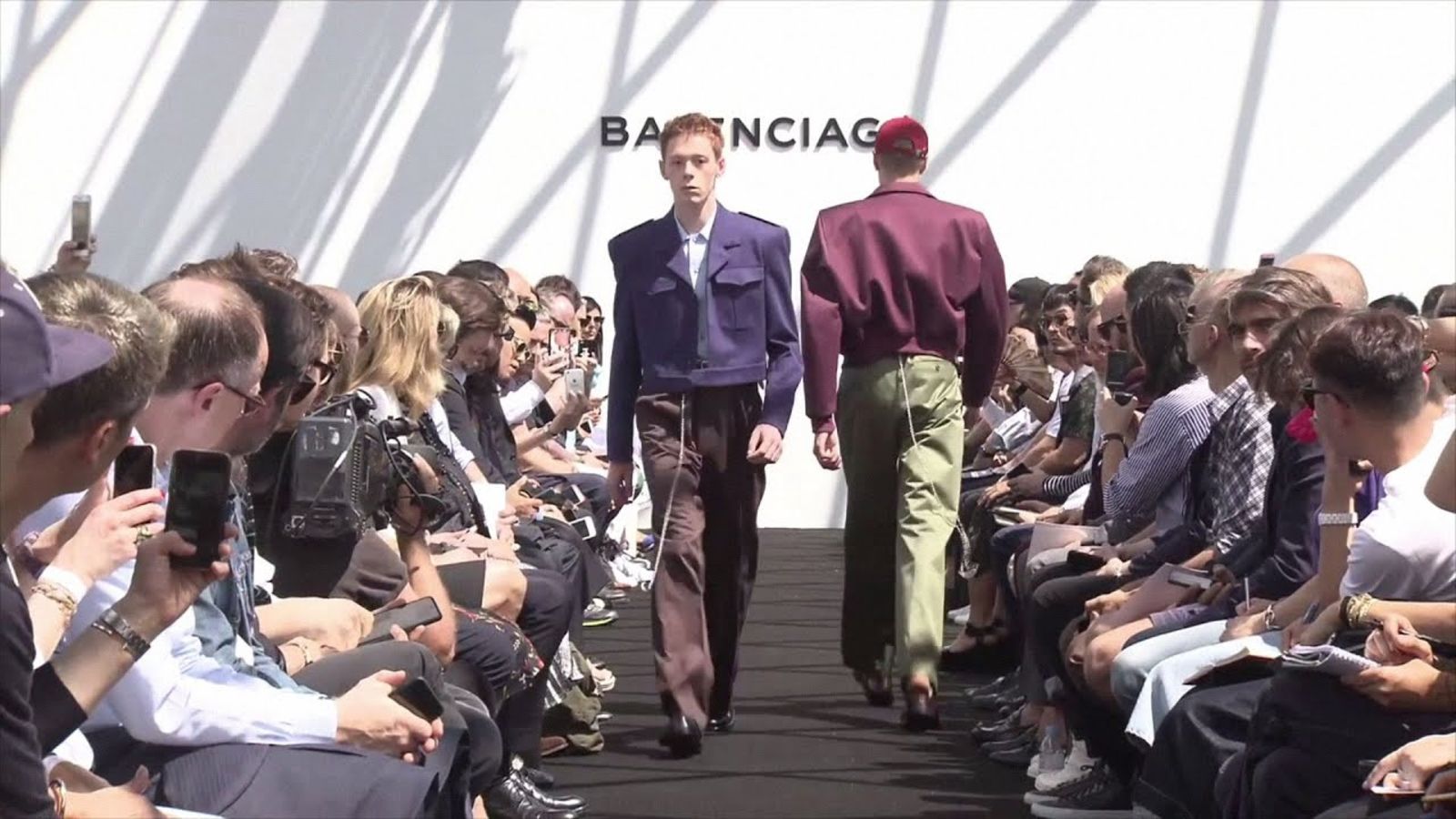 Balenciaga весна-лето 2017