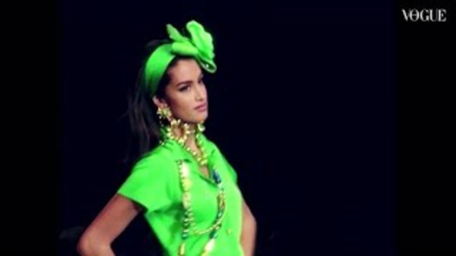 Клаудия Шиффер и Линда Евангелиста на показе Chanel в 1991 году