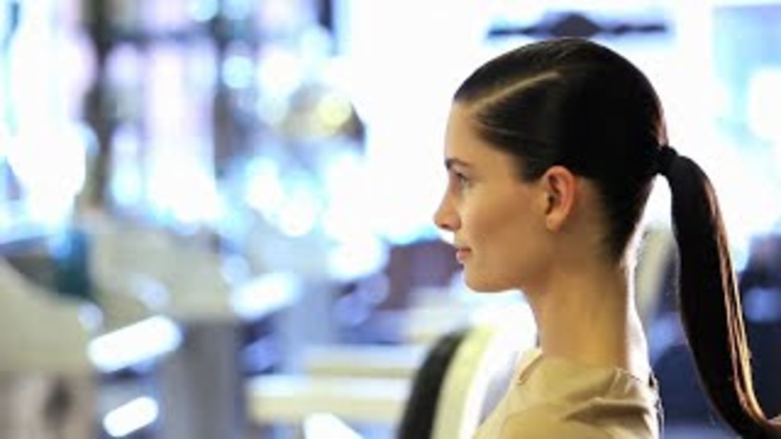 Утро понедельника. Как сделать хвост с косым пробором