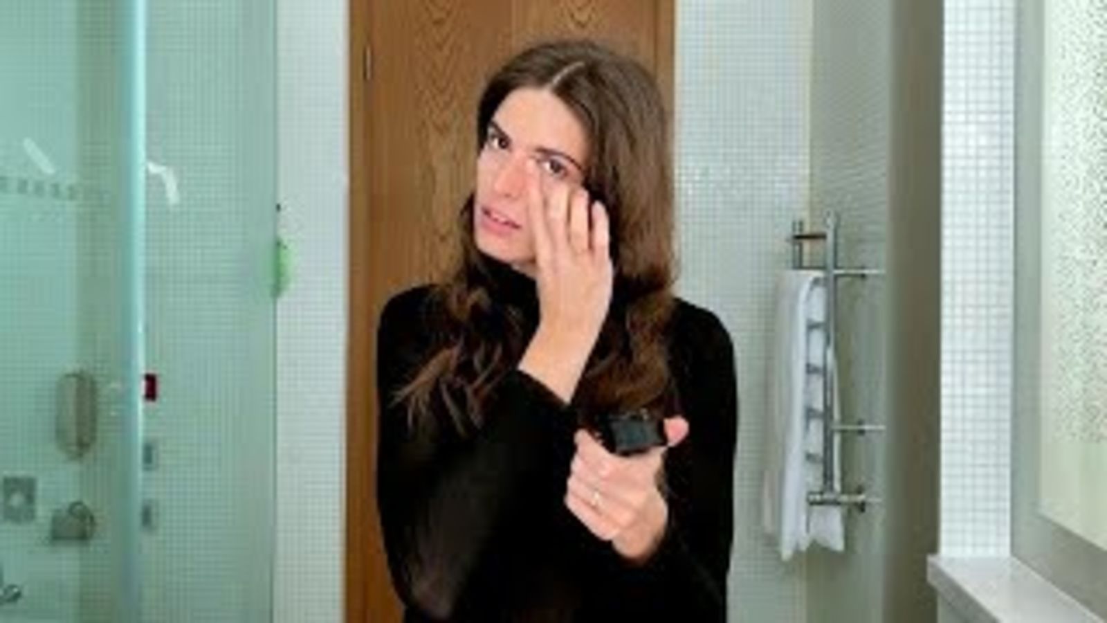 Даша Малыгина показывает, как сделать естественный макияж