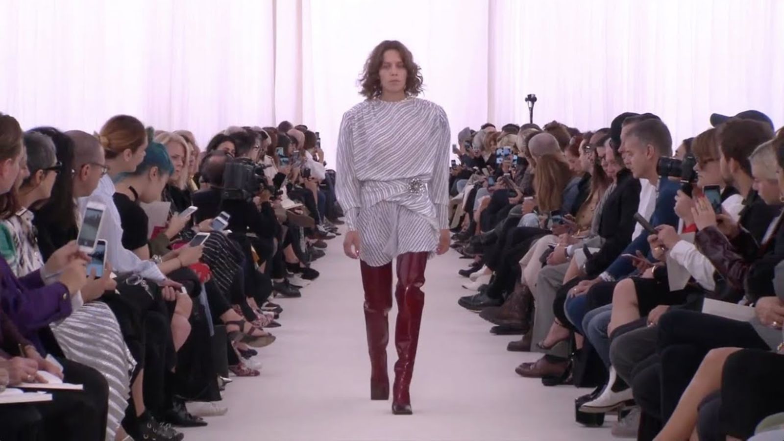 Balenciaga весна-лето 2017