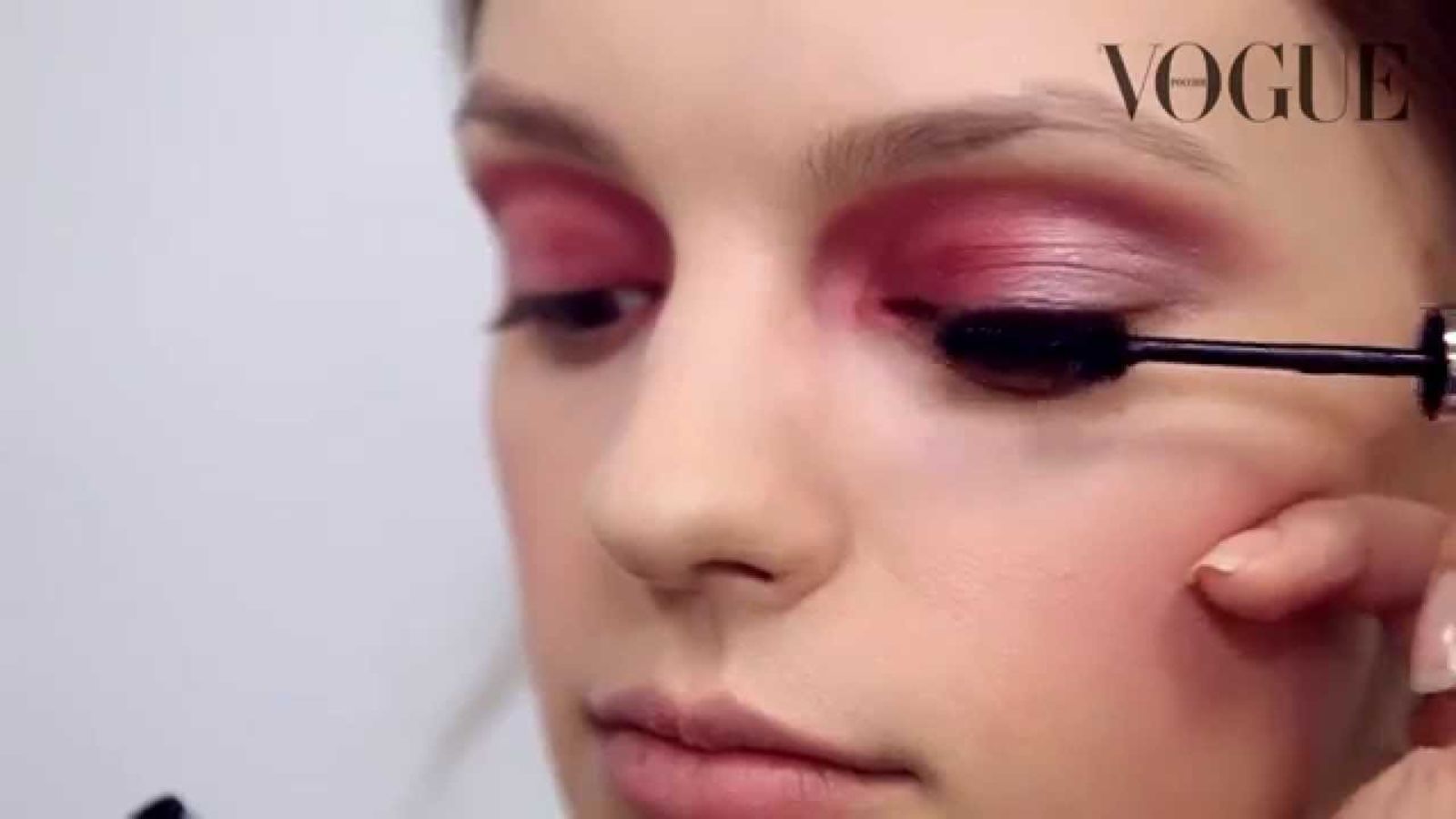 Макияж глаз: тени ягодных оттенков