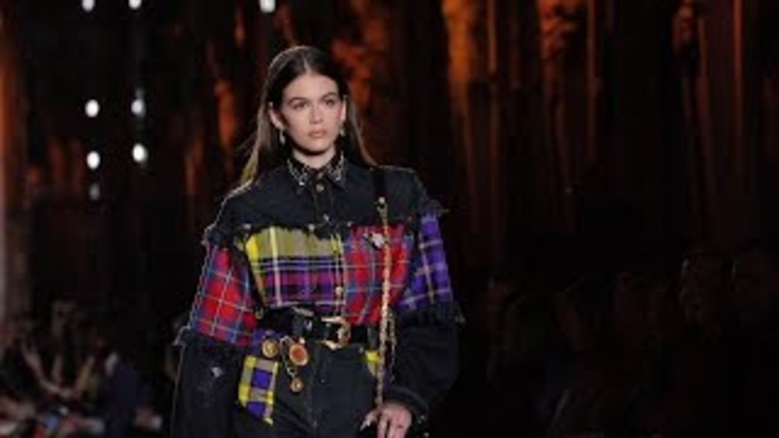 Главные супермодели мира на показе Versace осень-зима 2018